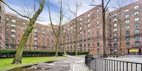 1558 Unionport Rd #2-D, New York City, NY 10462