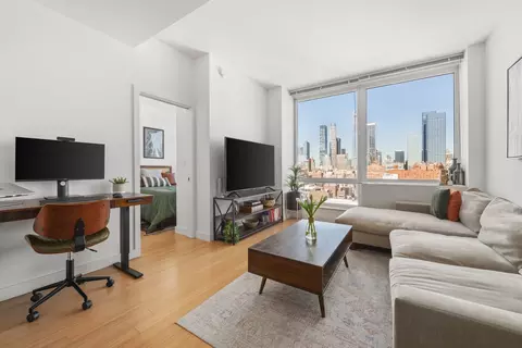450 W 17th St #1901, New York, NY 10011