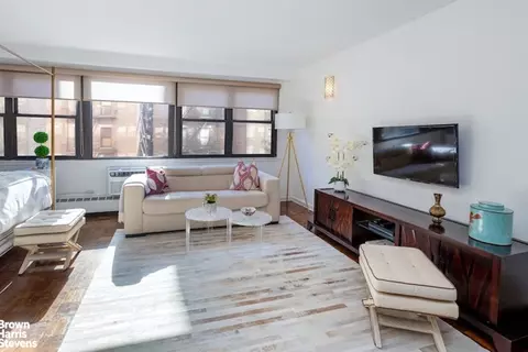 210 E 15th St #5H, New York, NY 10003