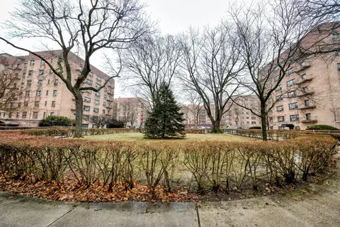 29-30 137th St #3A, Flushing, NY 11354
