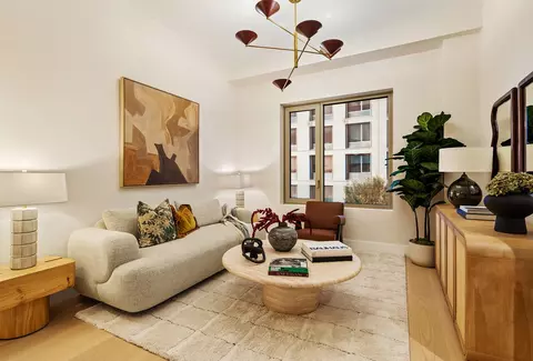 24-01 Queens Plz N #1006, New York City, NY 11101