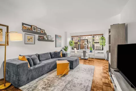245 E 24th St #6B, New York, NY 10010