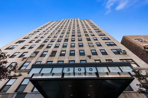 300 W 23rd St #11A, New York, NY 10011