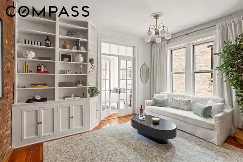 210 E 17th St #5C, New York, NY 10003