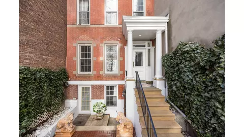 412 E 89th St, New York, NY 10128