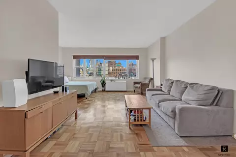 60 E 8th St #14-F, New York, NY 10003