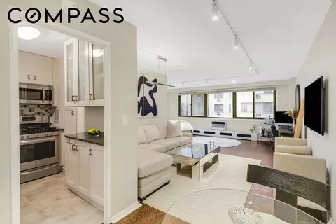 16 W 16th St #6FN, New York, NY 10011