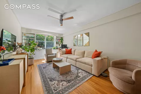 310 W 55th St #3C, New York, NY 10019