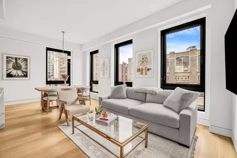 242 Broome St #8A, New York, NY 10002