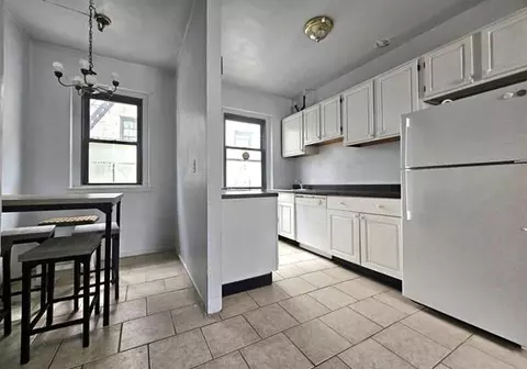 21-67 33rd St #4-G, New York City, NY 11105