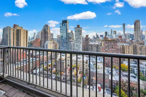 343 E 74th St #PH34D, New York, NY 10021