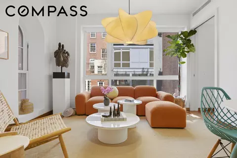 135 W 4th St #2W, New York, NY 10012