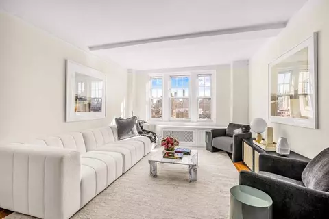 302 W 12th St #10H, New York, NY 10014