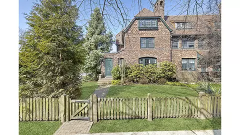 205 Puritan Ave, Forest Hills, NY 11375