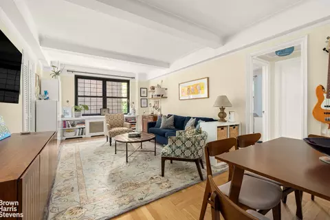245 E 72nd St #2G, New York, NY 10021