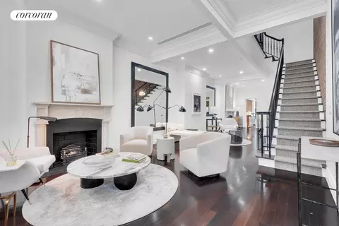 69 W 83rd St, New York, NY 10024