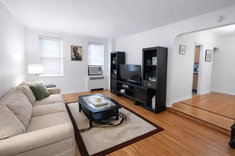 306 E Mosholu Pkwy #3F, New York City, NY 10458