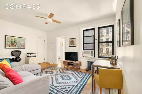 305 E 88th St #3E, New York, NY 10128