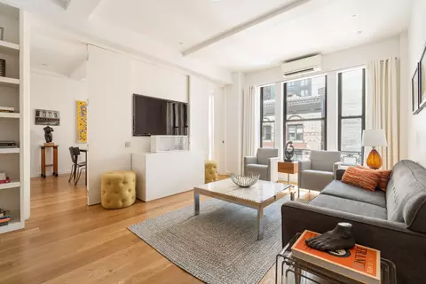 146 E 49th St #9B, New York, NY 10017