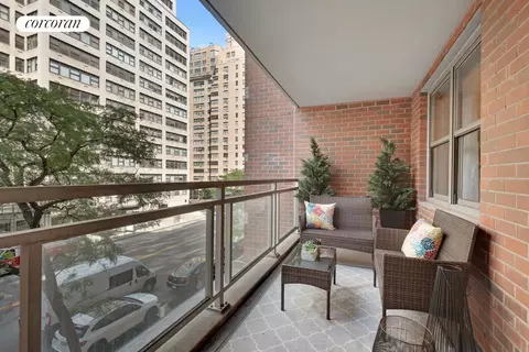 360 E 72nd St #A307, New York, NY 10021