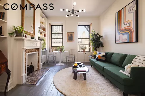 264 W 22nd St #14, New York, NY 10011
