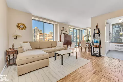 300 E 85th St #1803, New York, NY 10028
