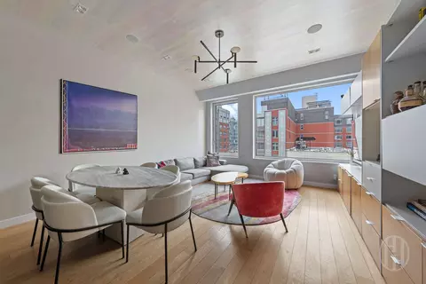 32 E 1st St #4D, New York, NY 10003