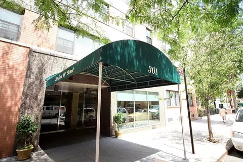301 E 69th St #12A, New York, NY 10021