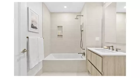 Bath - 526 Union Ave #PH5, Brooklyn, NY 11211 photo 1 of 2