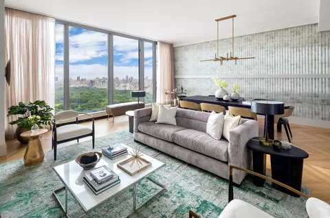 217 W 57th St #33B, New York, NY 10019