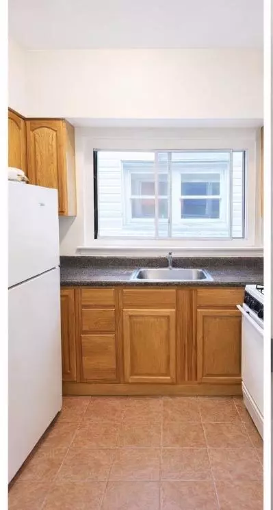 3219 Lurting Ave, New York City, NY 10469