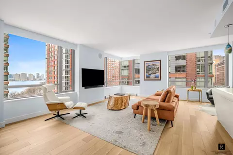 2 River Ter #6-L, New York, NY 10282