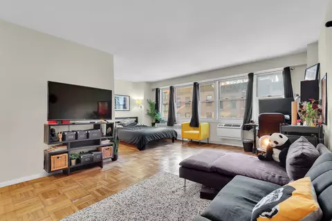 150 E 37th St #6G, New York, NY 10016