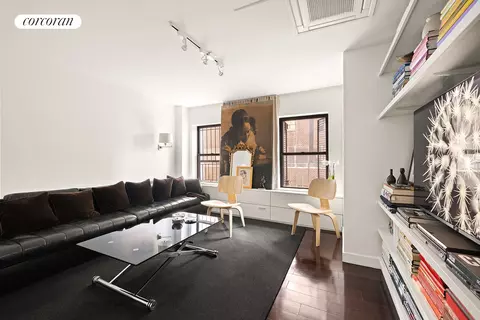 240 E 24th St #4B, New York, NY 10010