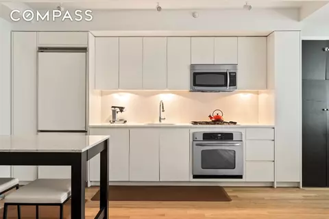 90 William St #15F, New York, NY 10038