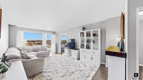 1020 Grand Concourse #17-V, Bronx, NY 10451