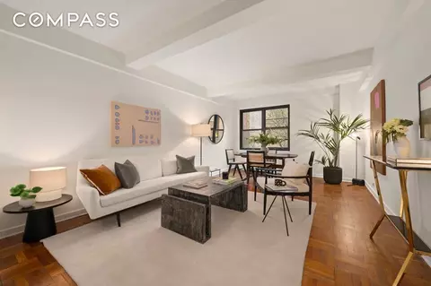 251 W 74th St #3B, New York, NY 10023
