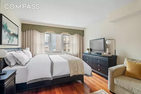 153 E 57th St #17F, New York, NY 10022