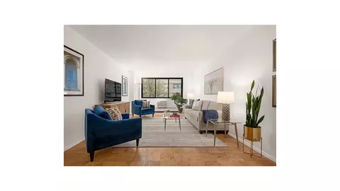 16 W 16th St #2AS, New York, NY 10011