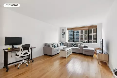 30 W 61st St #9G, New York, NY 10023