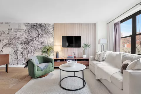 245 E 25th St #8L, New York, NY 10010