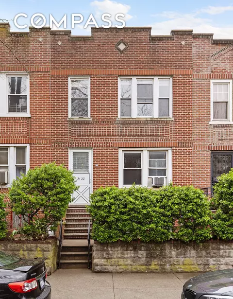 31-22 36th St, Astoria, NY 11106