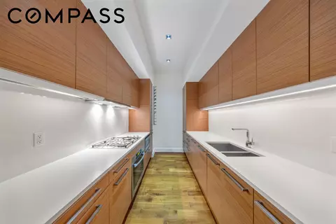 140 W 22nd St #2D, New York, NY 10011