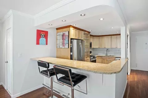 305 E 24th St #15-R, New York, NY 10010
