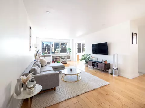 300 E 71st St #12N, New York, NY 10021