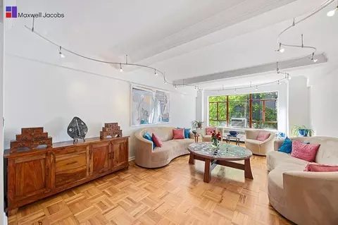 45 W 54th St #3-D, New York, NY 10019