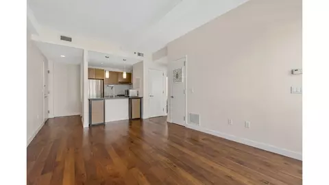 10-63 Jackson Ave #6G, New York City, NY 11101