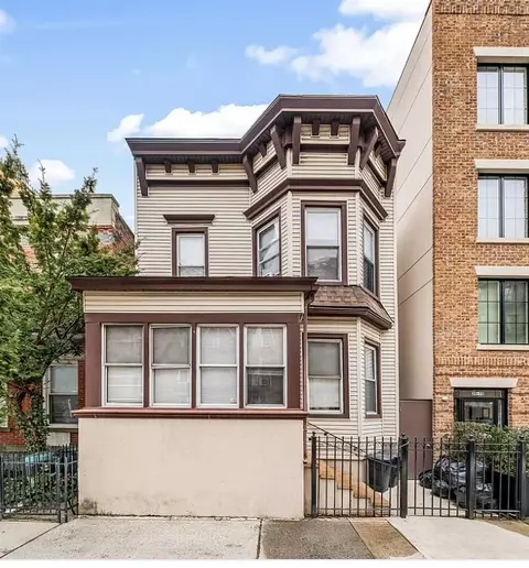 30-71 32nd St, New York City, NY 11102