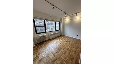 335 E 51st St #9B, New York, NY 10022