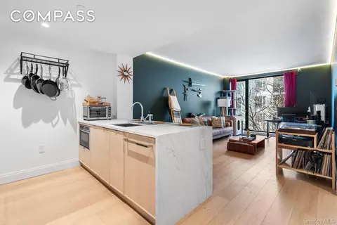 37-14 34th St #N3E, Long Island City, NY 11101